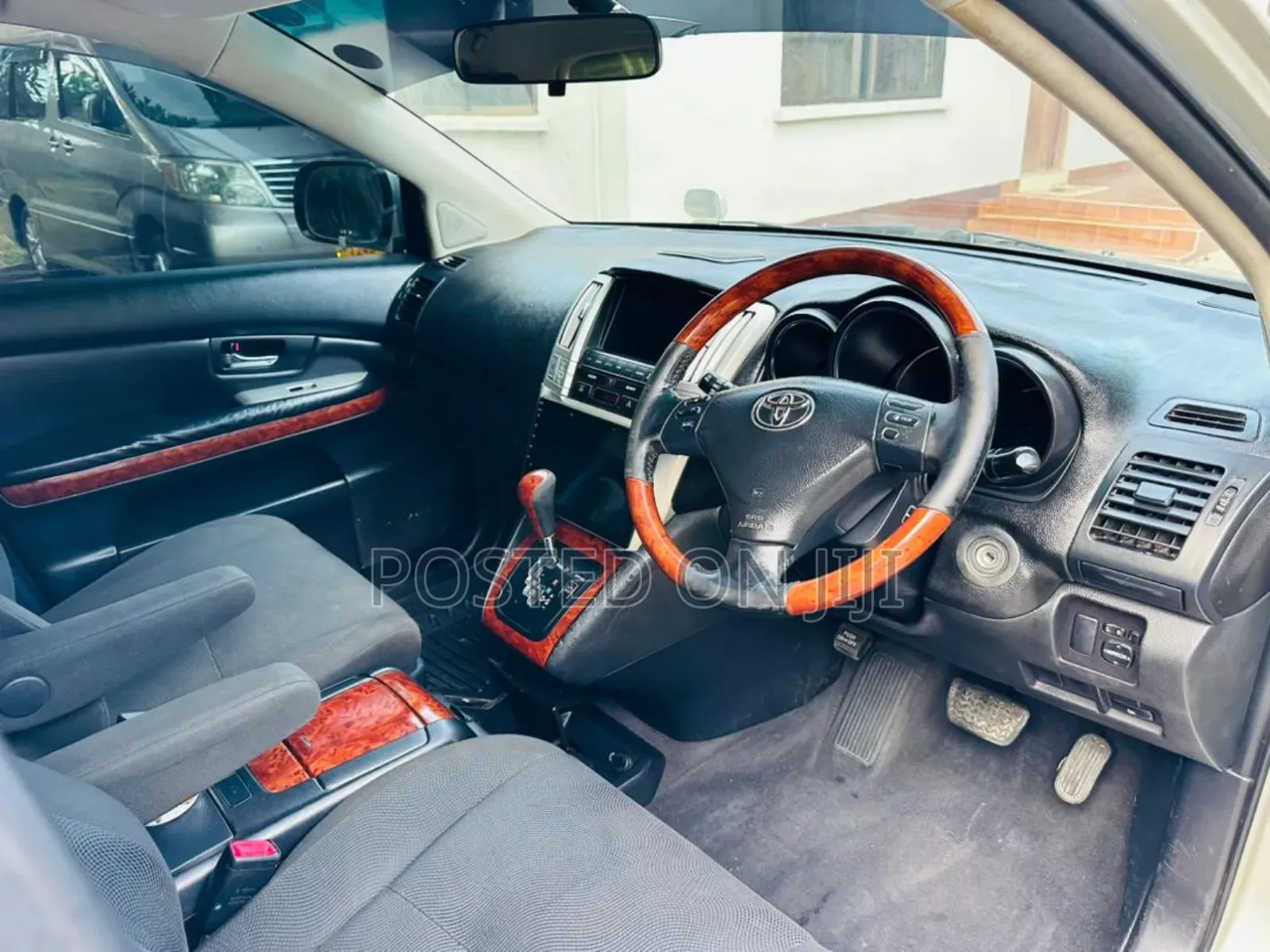 Toyota Harrier 2006 Gold