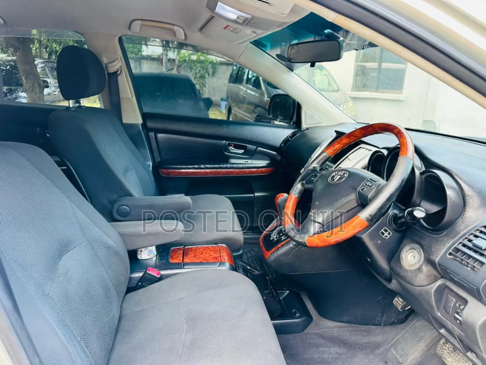 Toyota Harrier 2006 Gold