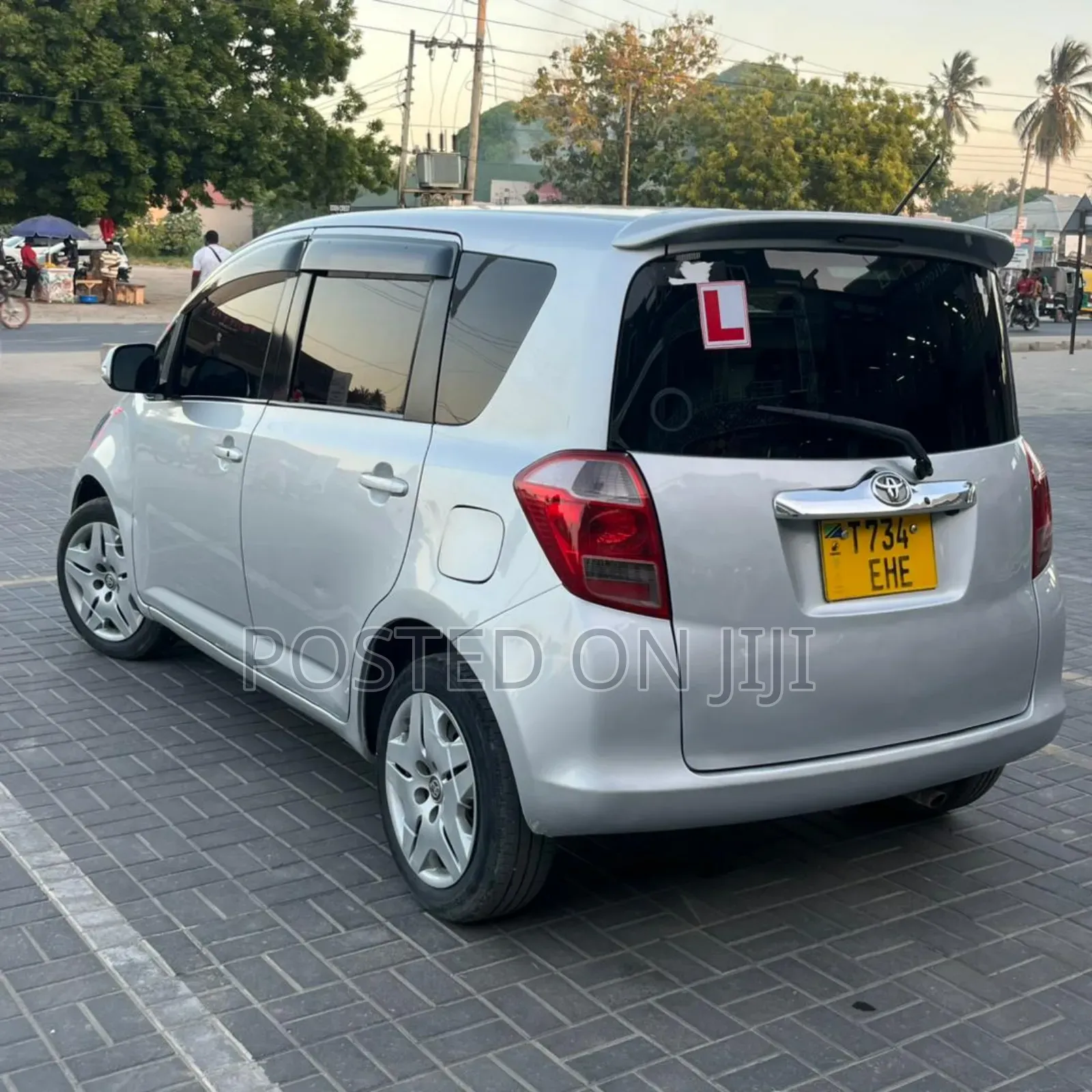 Toyota Ractis 2007 Silver