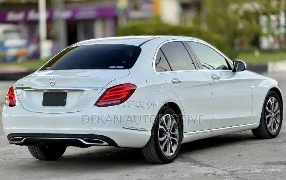 Mercedes-Benz C-Class C 180 7G-TRONIC PLUS (S205) 2015 White