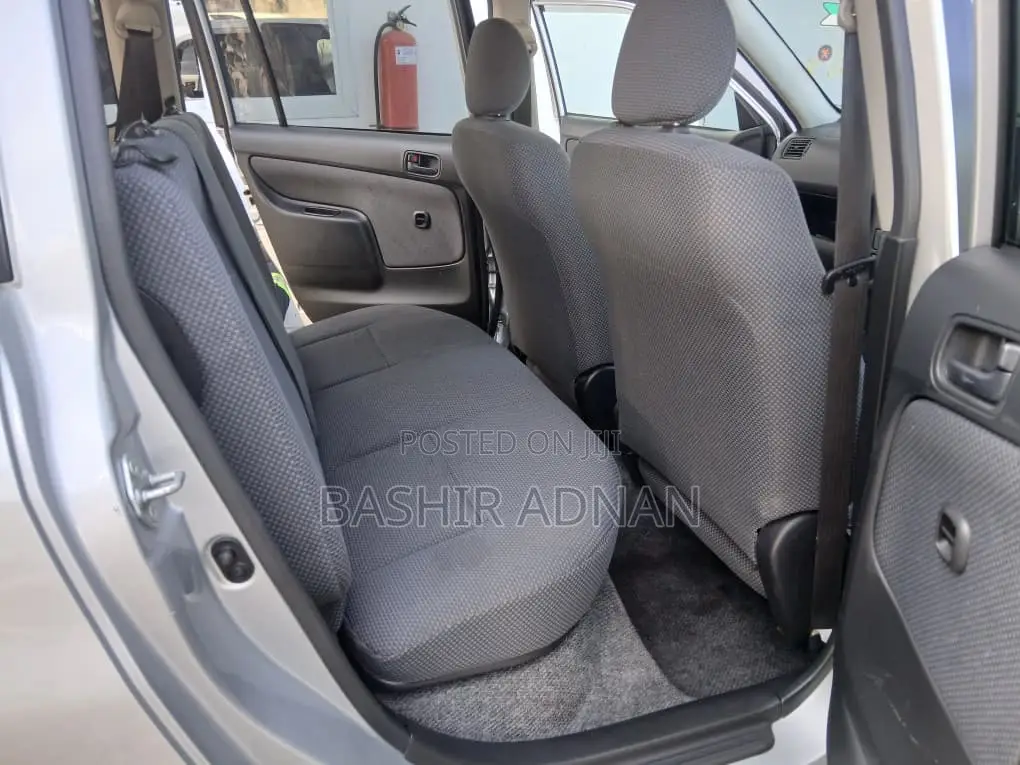 Toyota Succeed 2007 Silver