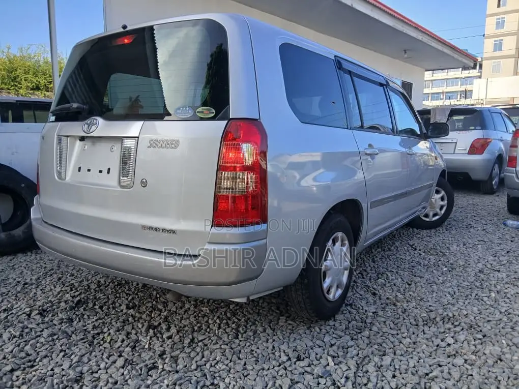 Toyota Succeed 2007 Silver