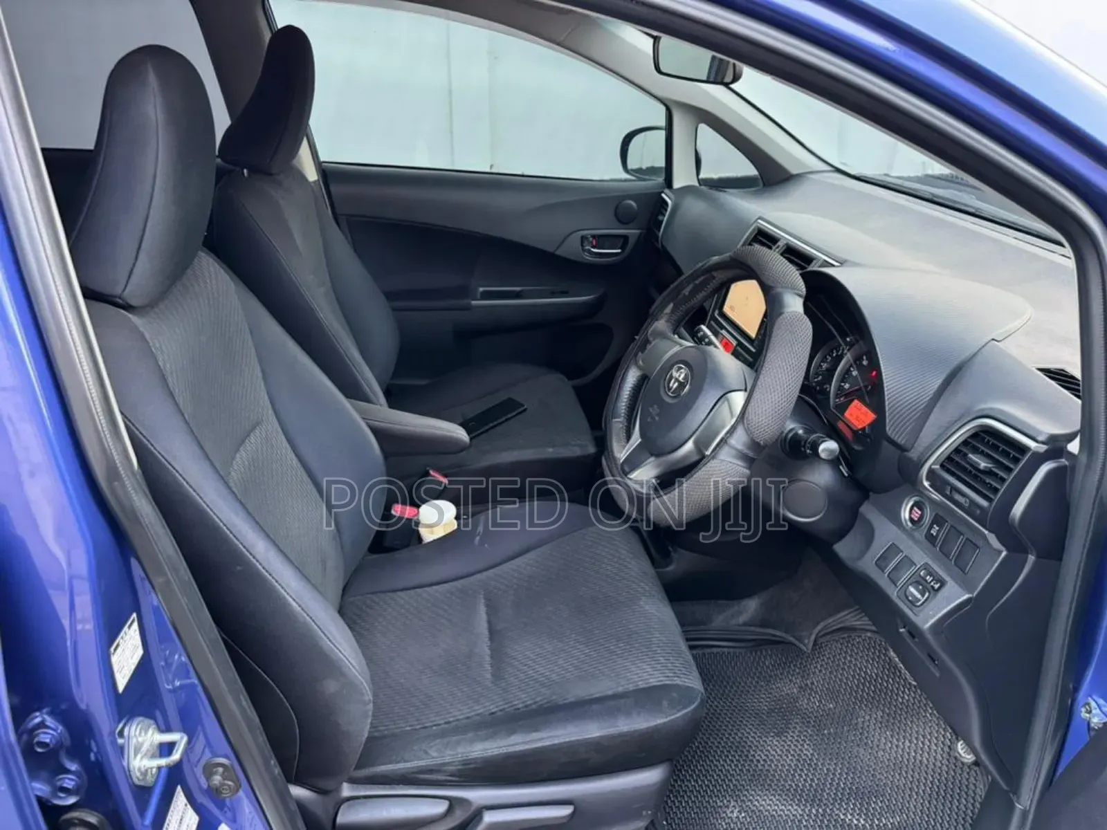 Toyota Ractis 2011 Blue