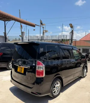 Toyota Noah 2009 Black