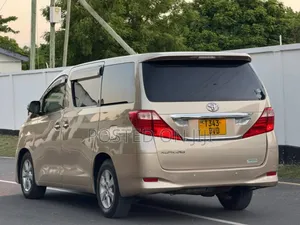 Toyota Alphard 2009 Gold