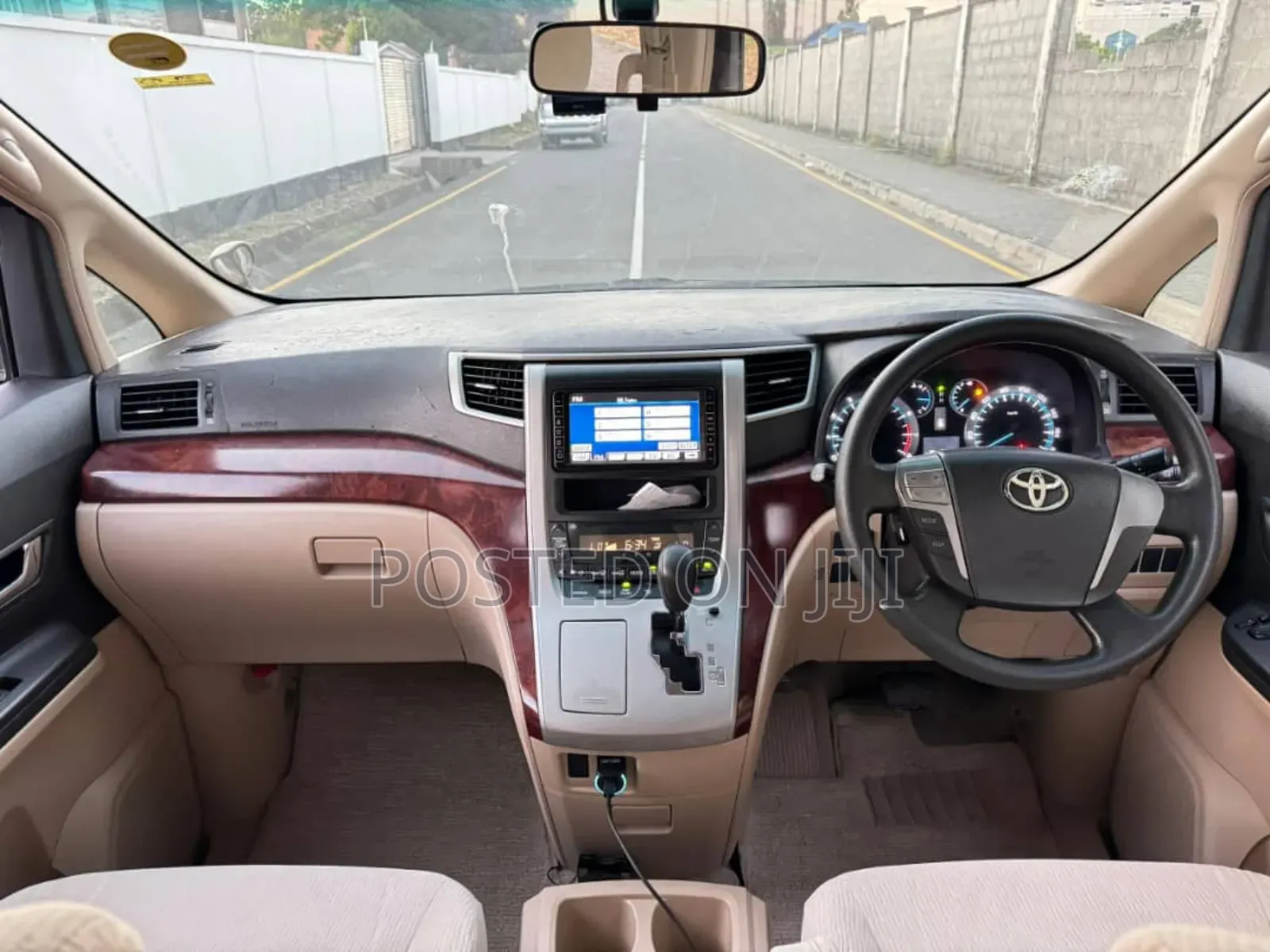 Toyota Alphard 2009 Gold