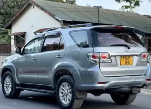 Toyota Fortuner 2013 Gray