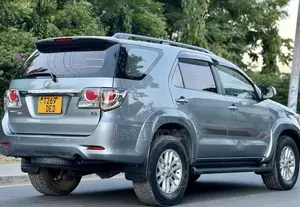Toyota Fortuner 2013 Gray