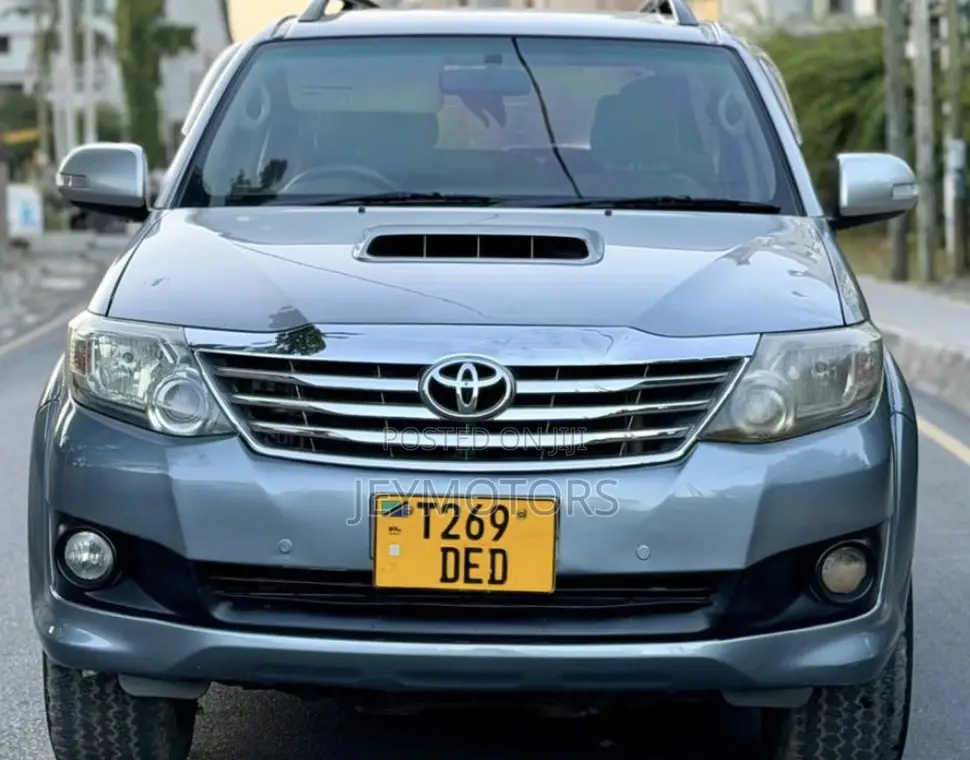 Toyota Fortuner 2013 Gray