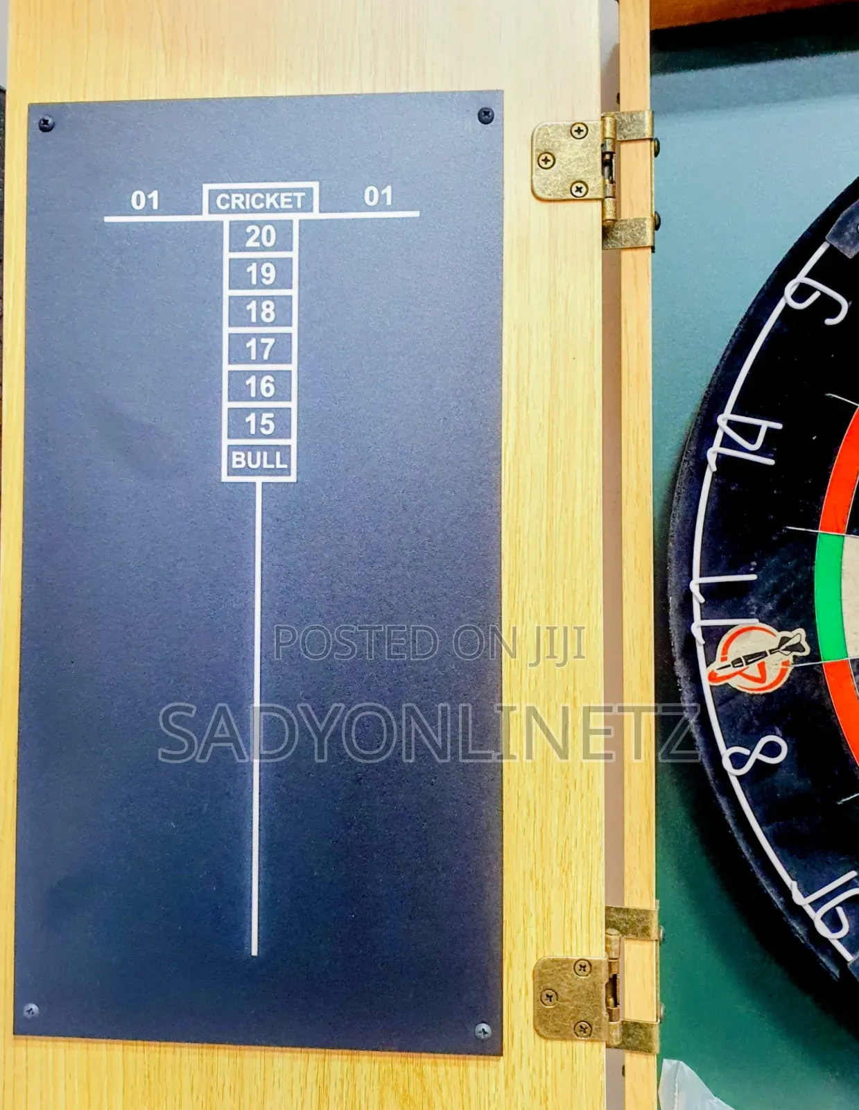 Dartboard Set With Cabinet