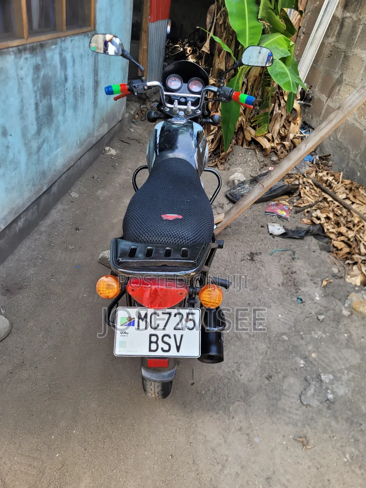 Bajaj Boxer X125 2025 Black