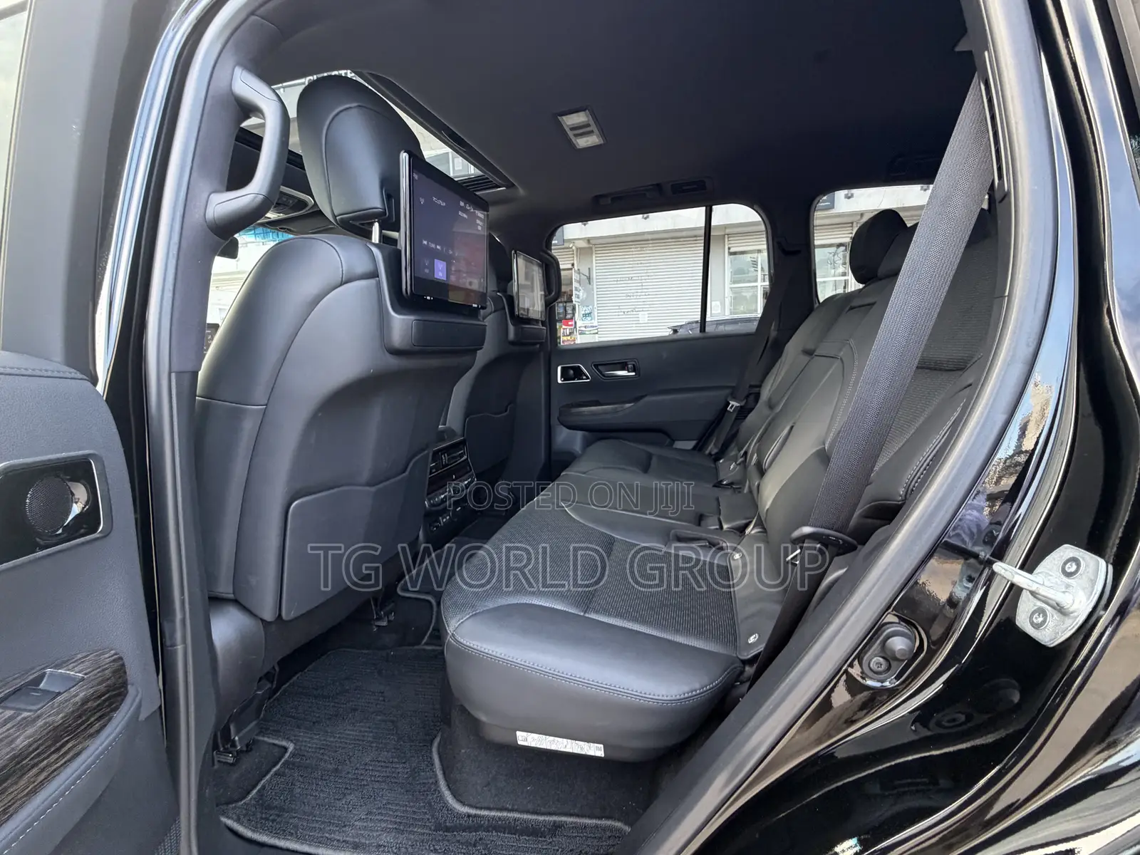 Toyota Land Cruiser LC300 2023 Black