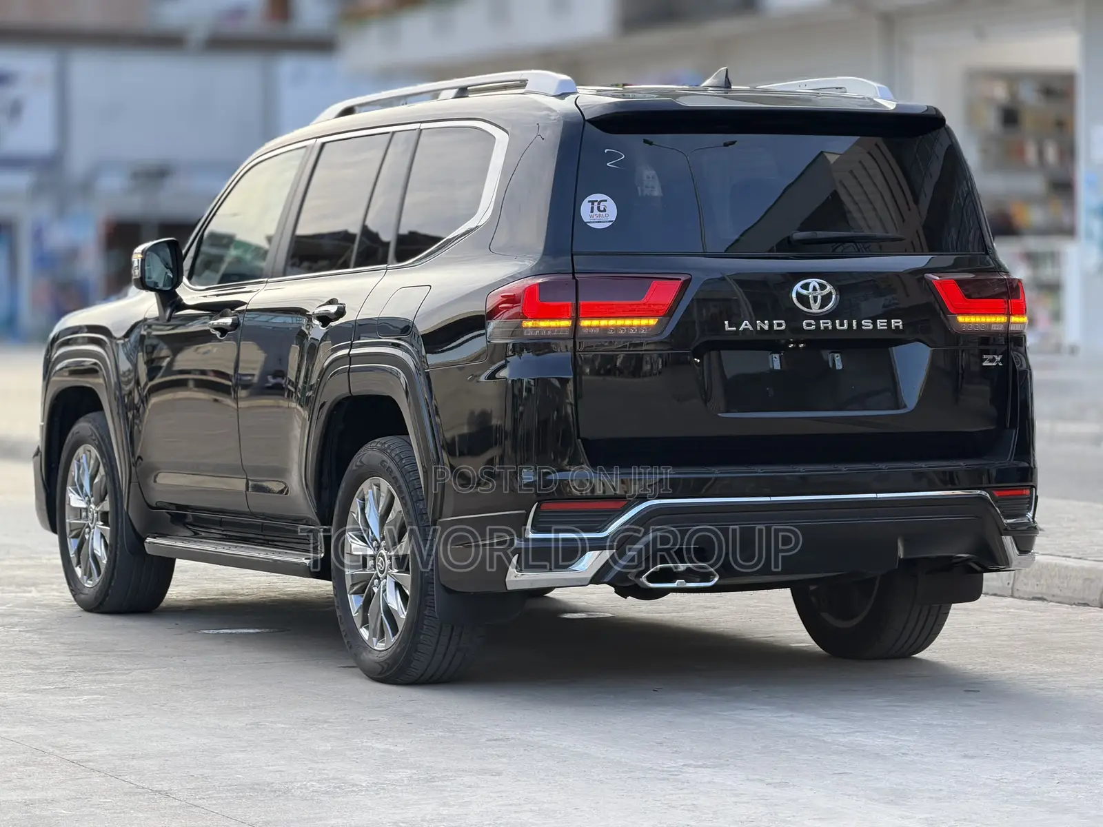 Toyota Land Cruiser LC300 2023 Black