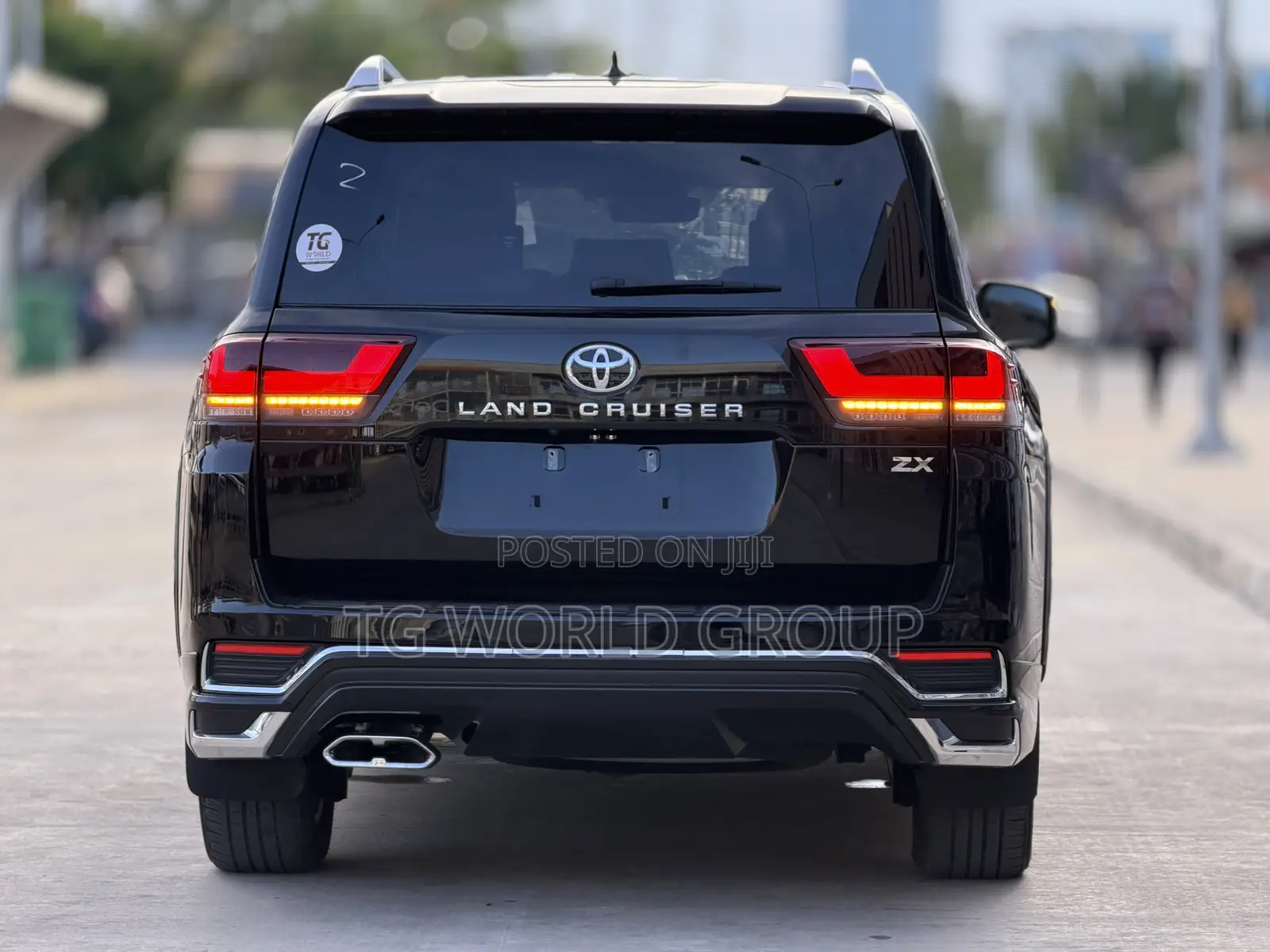 Toyota Land Cruiser LC300 2023 Black