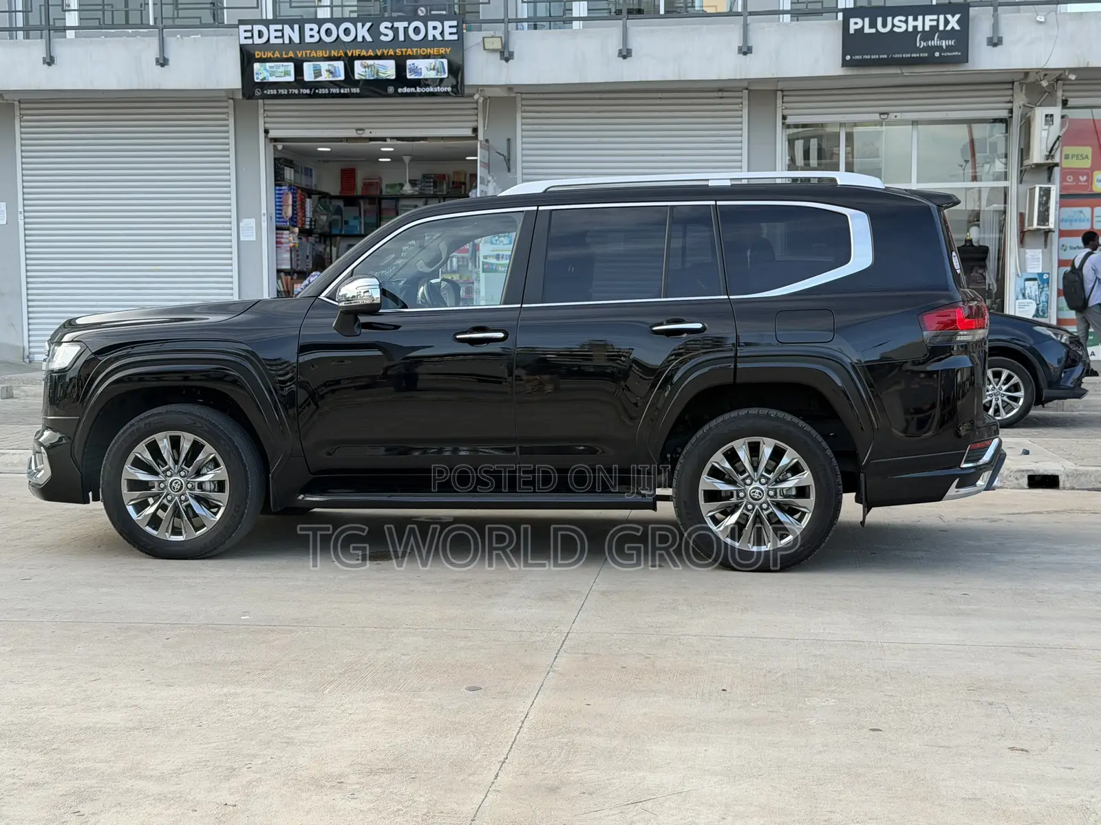 Toyota Land Cruiser LC300 2023 Black