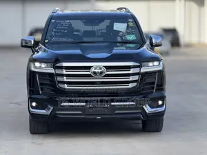 Toyota Land Cruiser LC300 2023 Black