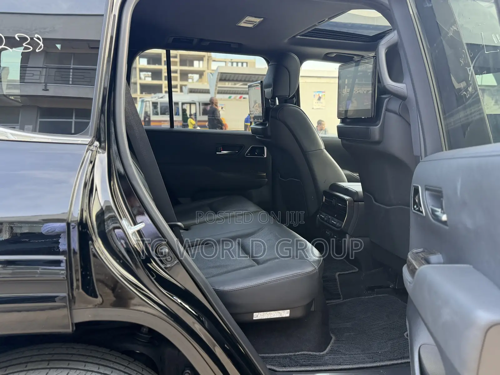 Toyota Land Cruiser LC300 2023 Black