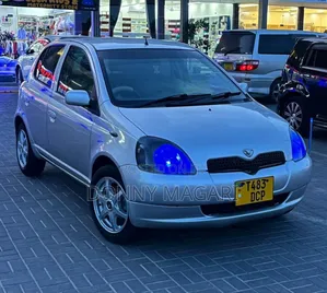 Toyota Vitz 2002 Silver