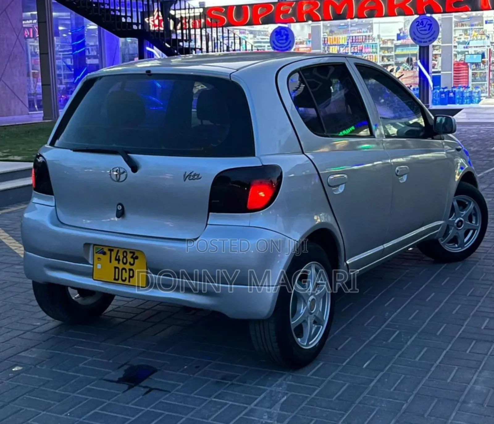 Toyota Vitz 2002 Silver