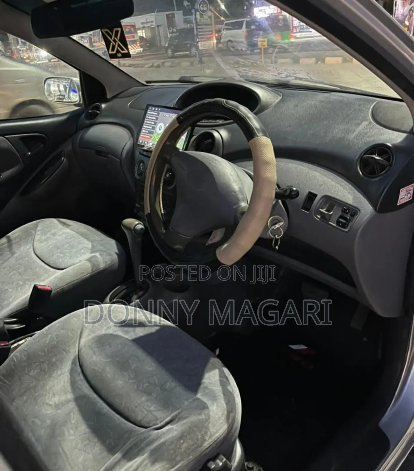 Toyota Vitz 2002 Silver