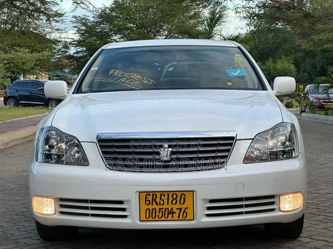 Toyota Crown Royale 2005 Pearl