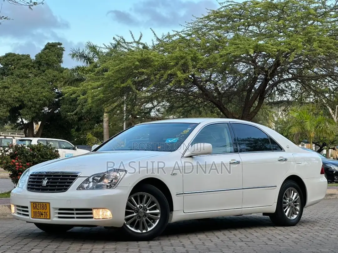 Toyota Crown Royale 2005 Pearl