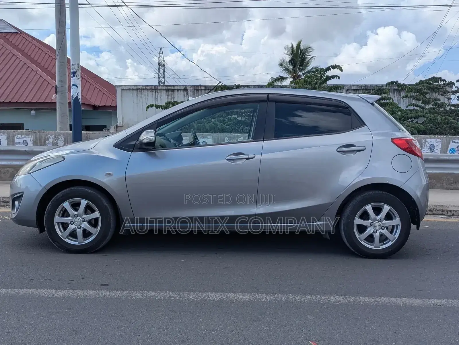 Mazda Demio 2012 Silver