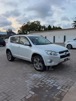 Toyota RAV4 2009 White