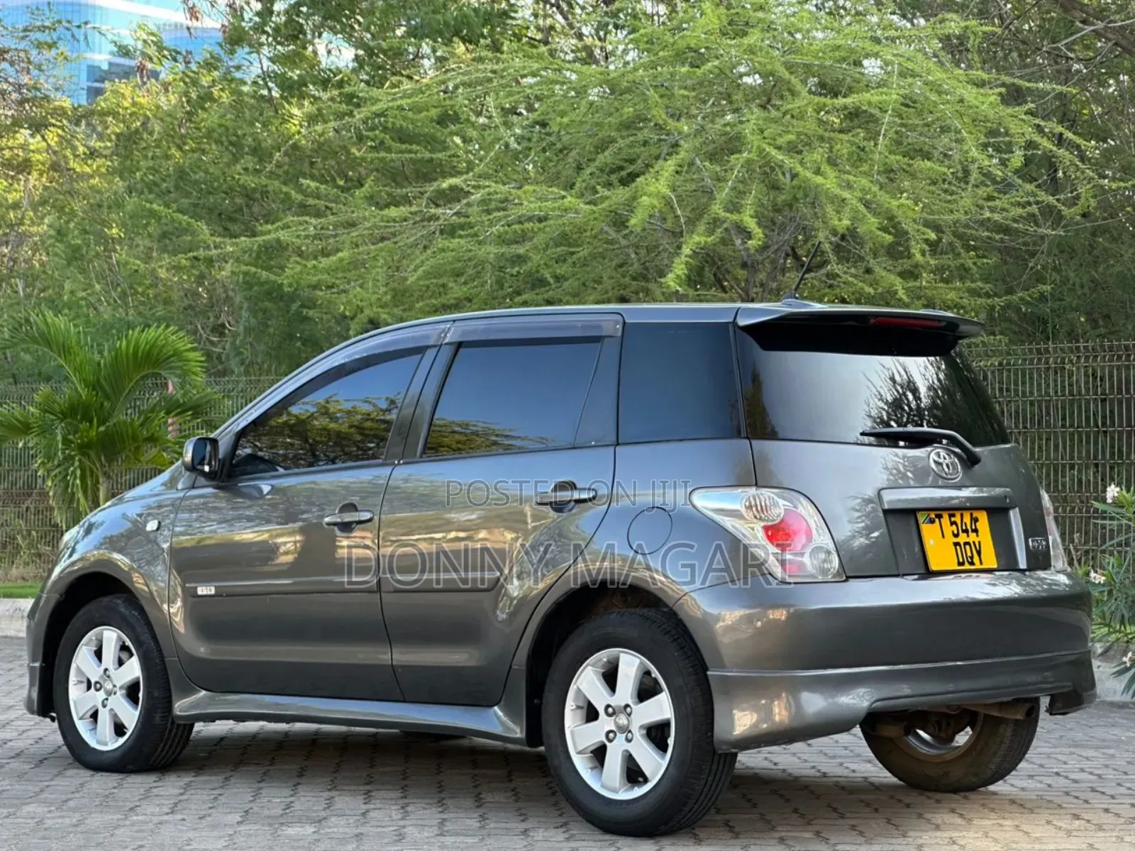 Toyota IST 2005 Gray