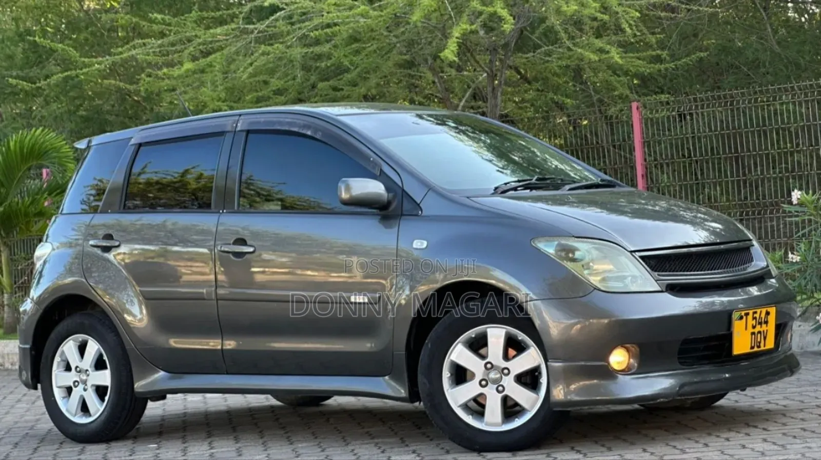 Toyota IST 2005 Gray