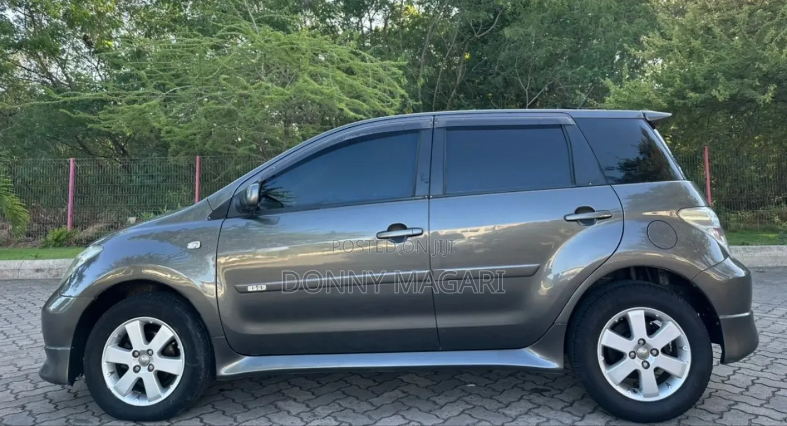 Toyota IST 2005 Gray