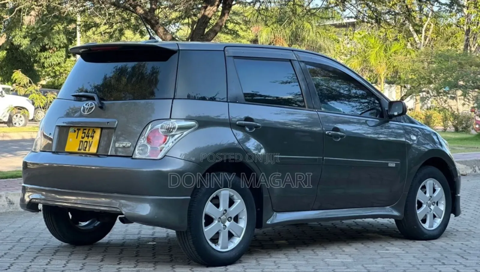 Toyota IST 2005 Gray