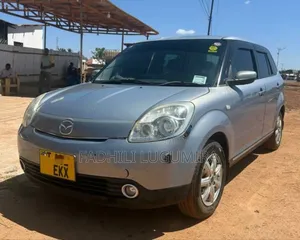 Mazda Verisa 2004 Silver