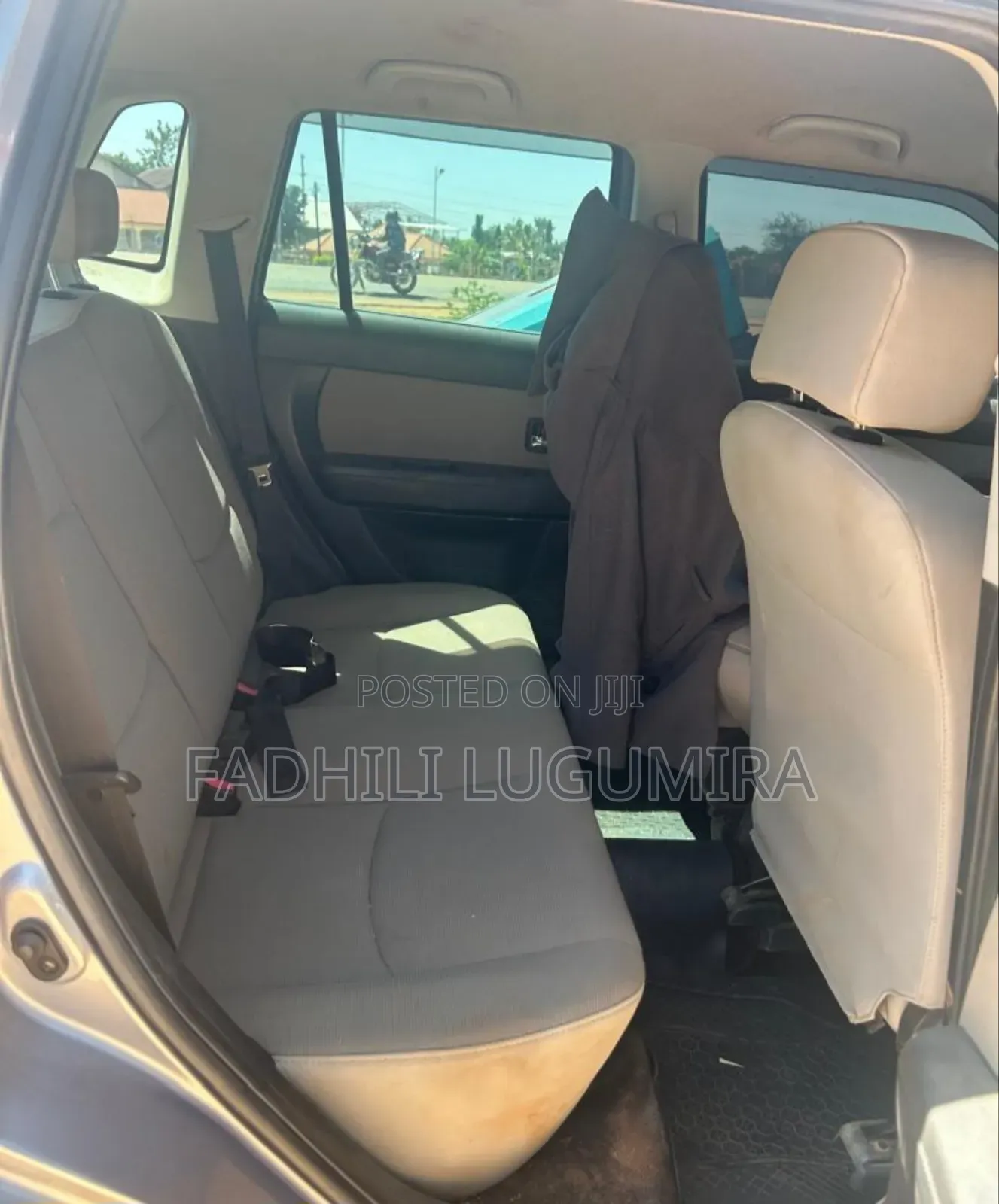 Mazda Verisa 2004 Silver