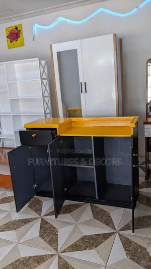Kitchen Cabinet. Finishing Top Notch