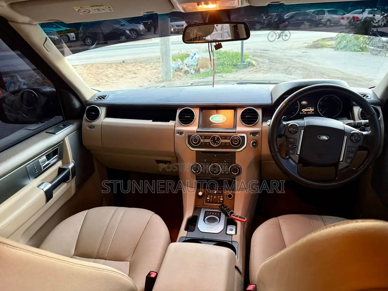 Land Rover Discovery 2016 Brown