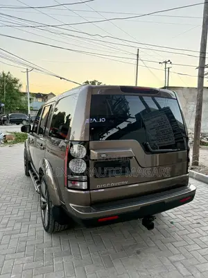 Land Rover Discovery 2016 Brown