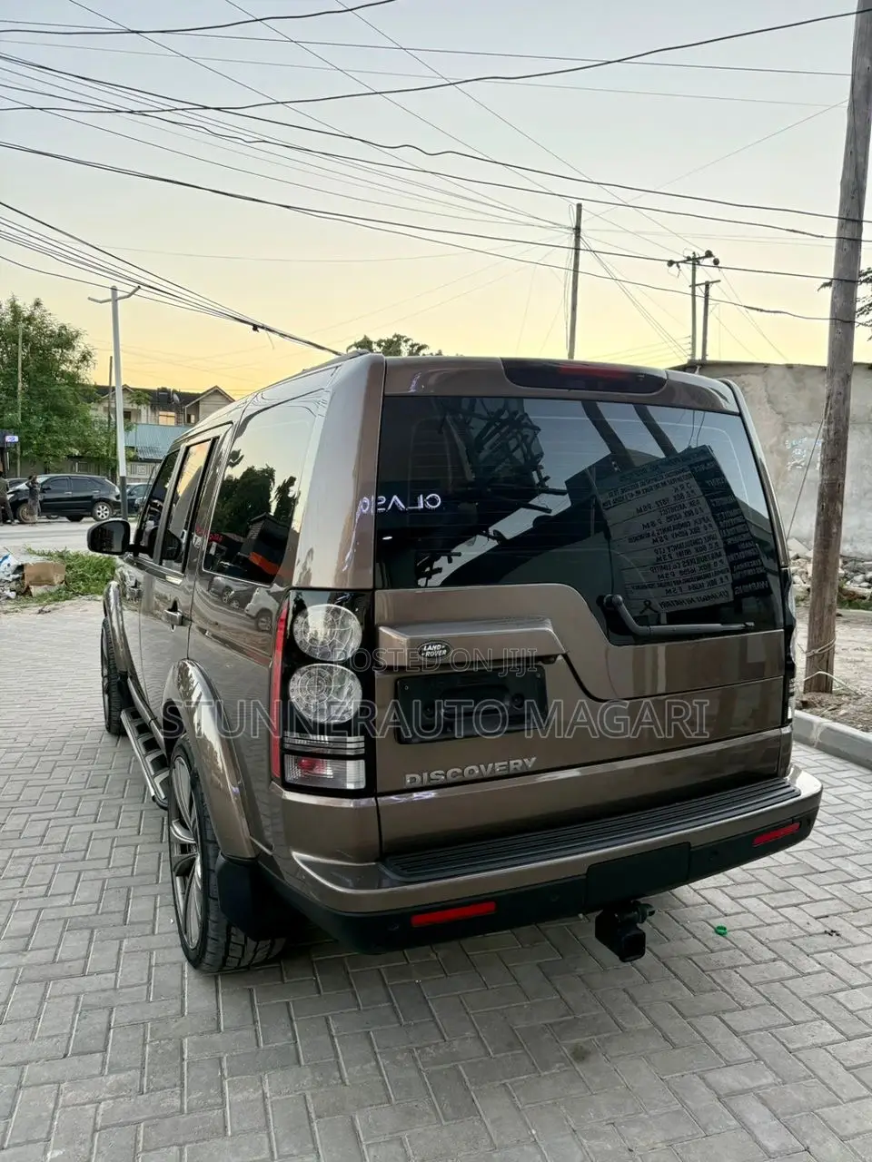 Land Rover Discovery 2016 Brown