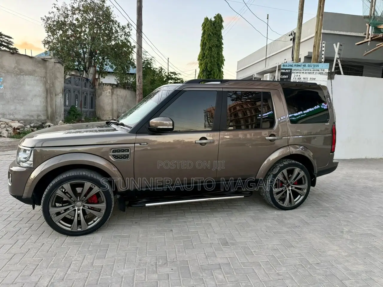 Land Rover Discovery 2016 Brown