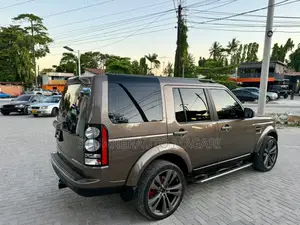 Land Rover Discovery 2016 Brown