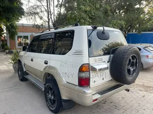 Toyota Land Cruiser Prado 2005 White