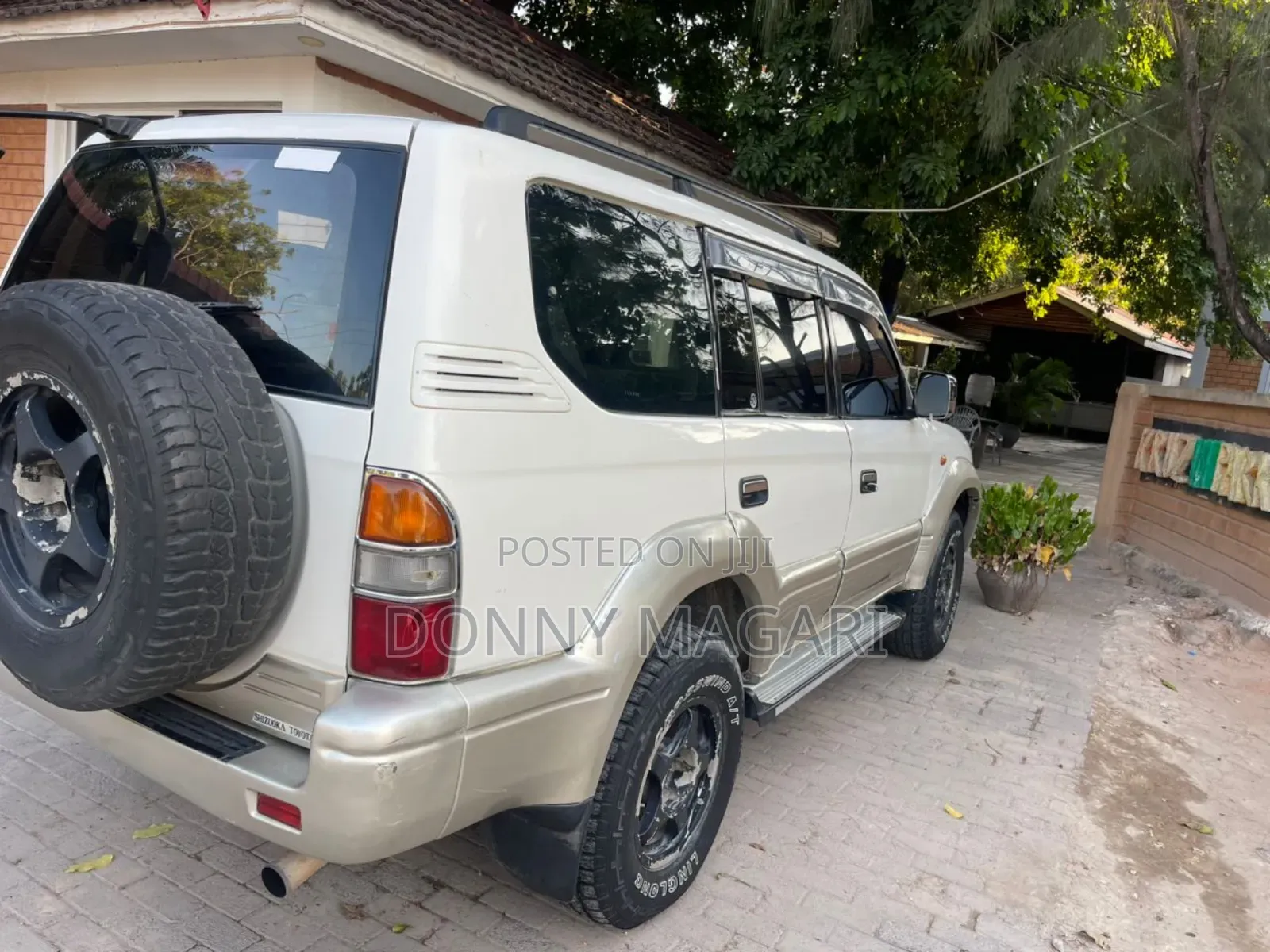 Toyota Land Cruiser Prado 2005 White