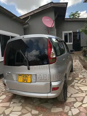 Toyota Fun Cargo 2004 Silver