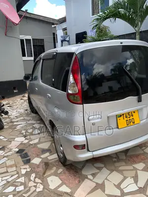 Toyota Fun Cargo 2004 Silver