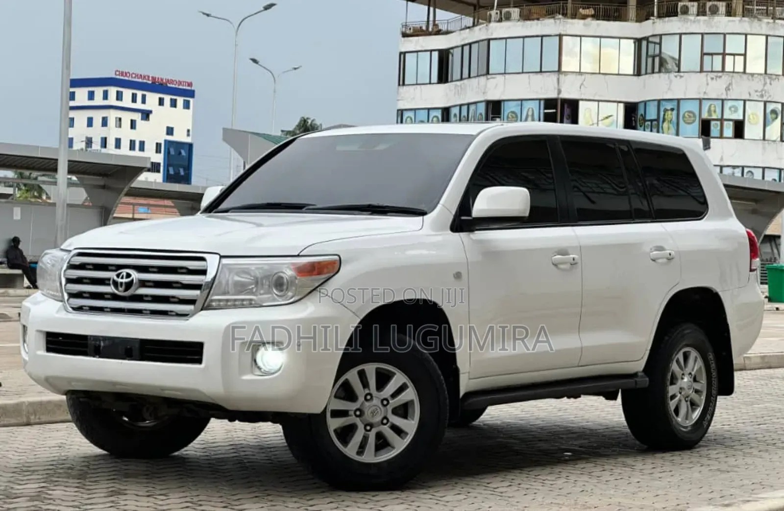 Toyota Land Cruiser 2010 White