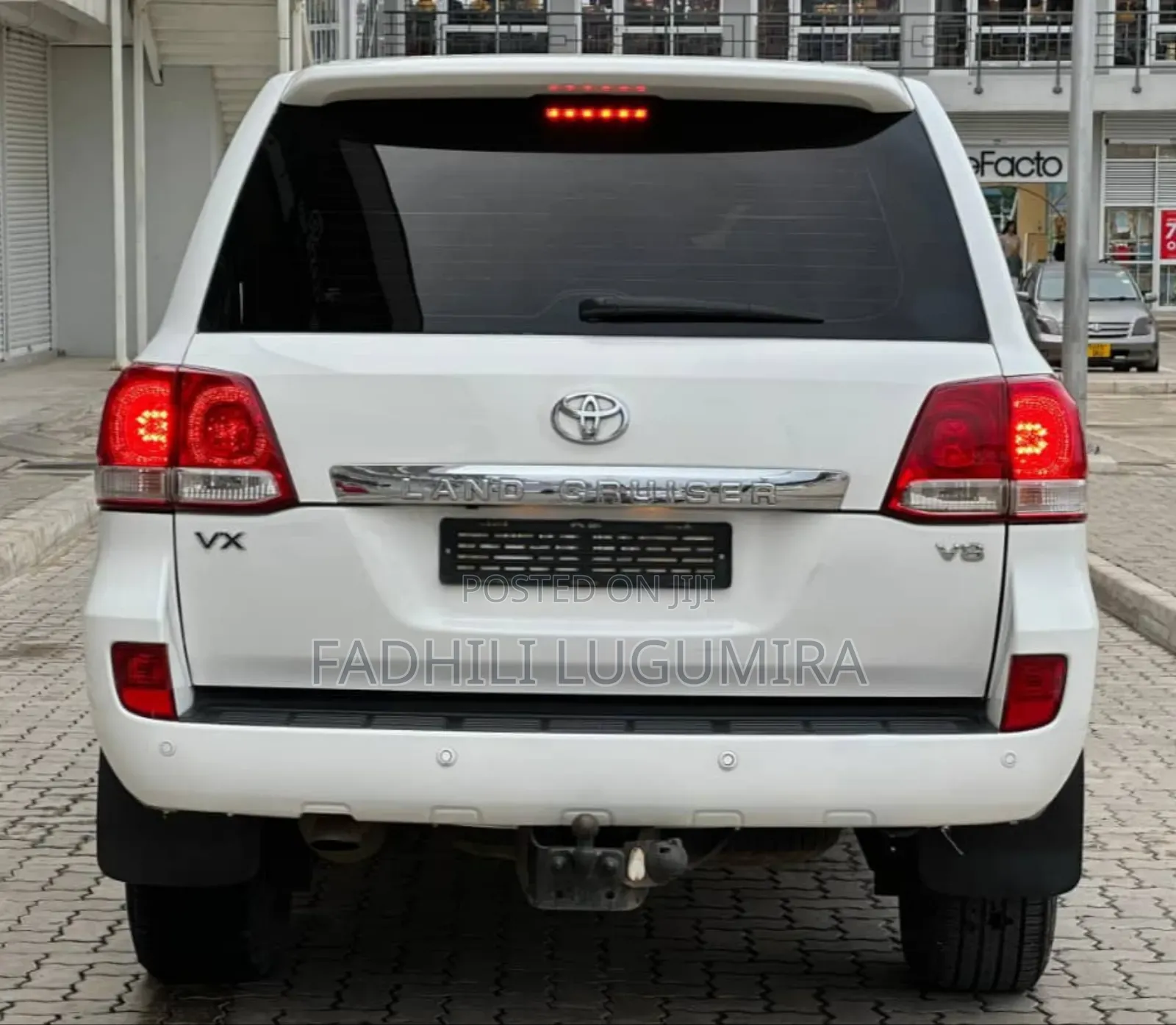 Toyota Land Cruiser 2010 White