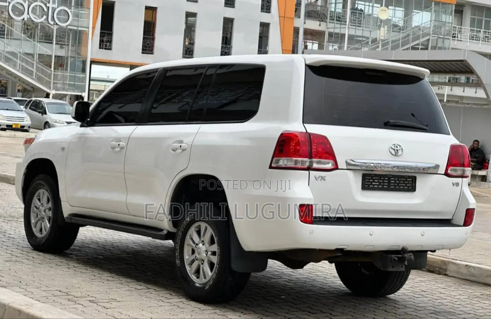 Toyota Land Cruiser 2010 White