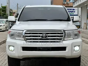 Toyota Land Cruiser 2010 White