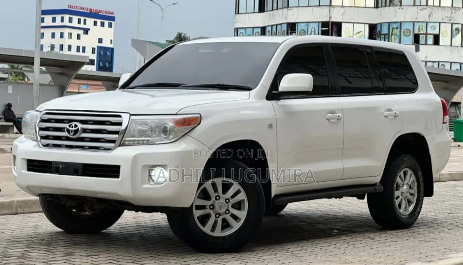 Toyota Land Cruiser 2010 White