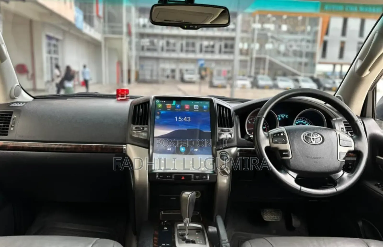 Toyota Land Cruiser 2010 White